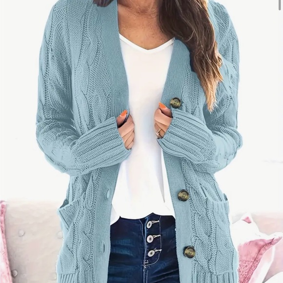 Button down sweater - Picture 1 of 3